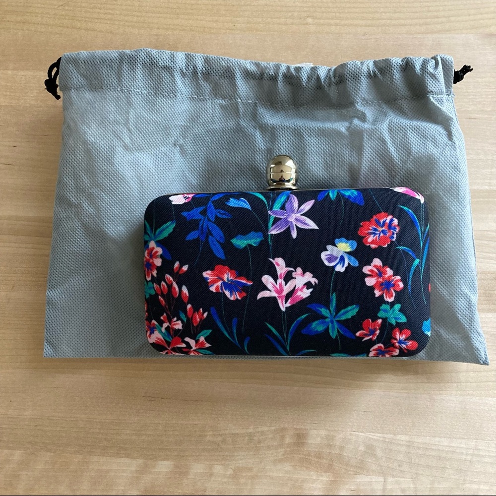 💙🌸 NWT Talbots bright clutch w/ gold tone chain strap and dust bag